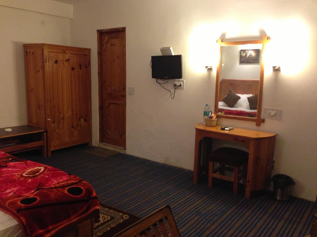 Akash Hills Hotel Manāli Esterno foto