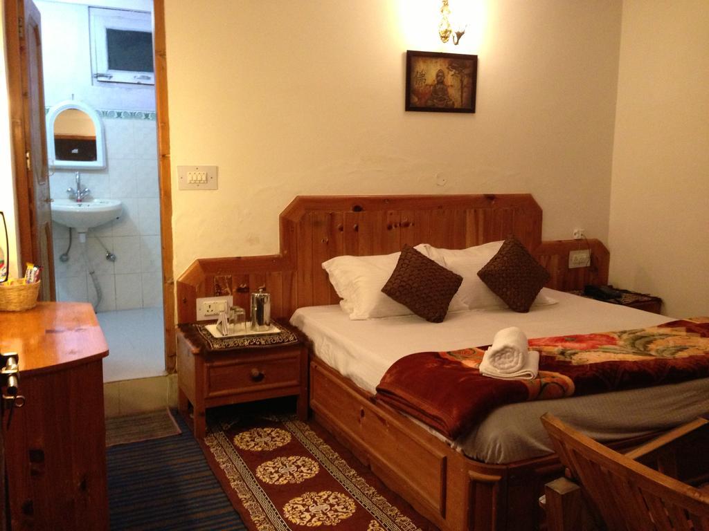 Akash Hills Hotel Manāli Esterno foto