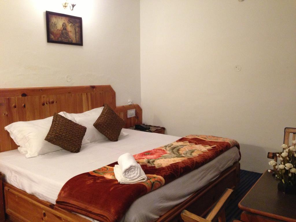 Akash Hills Hotel Manāli Esterno foto