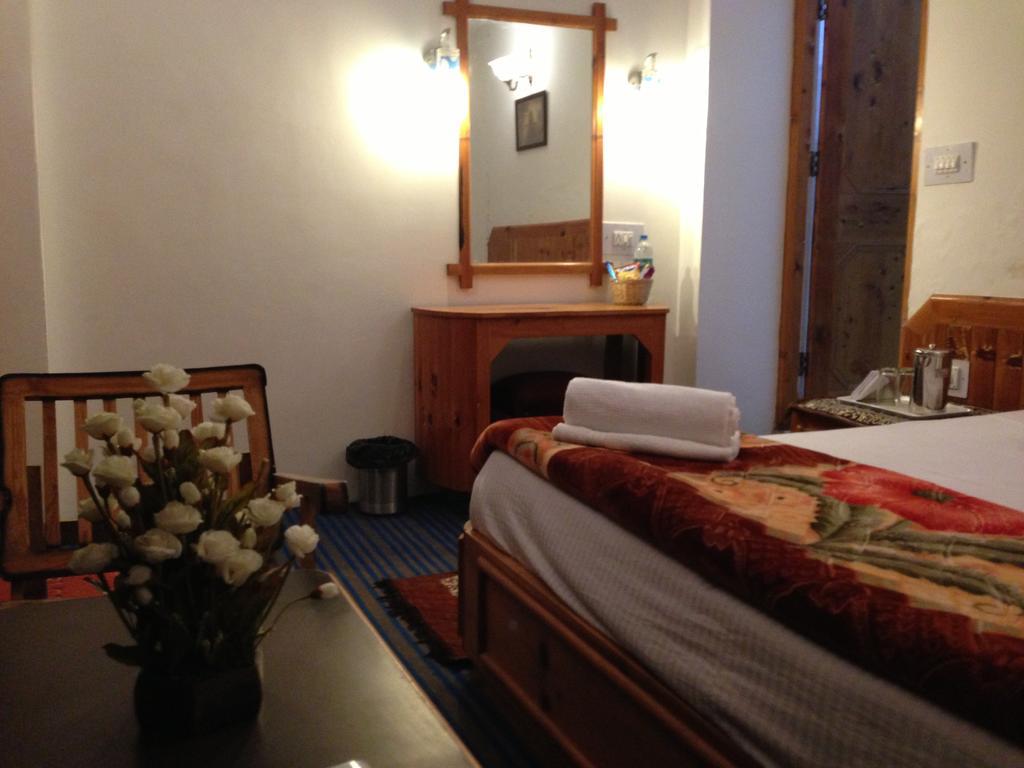 Akash Hills Hotel Manāli Esterno foto