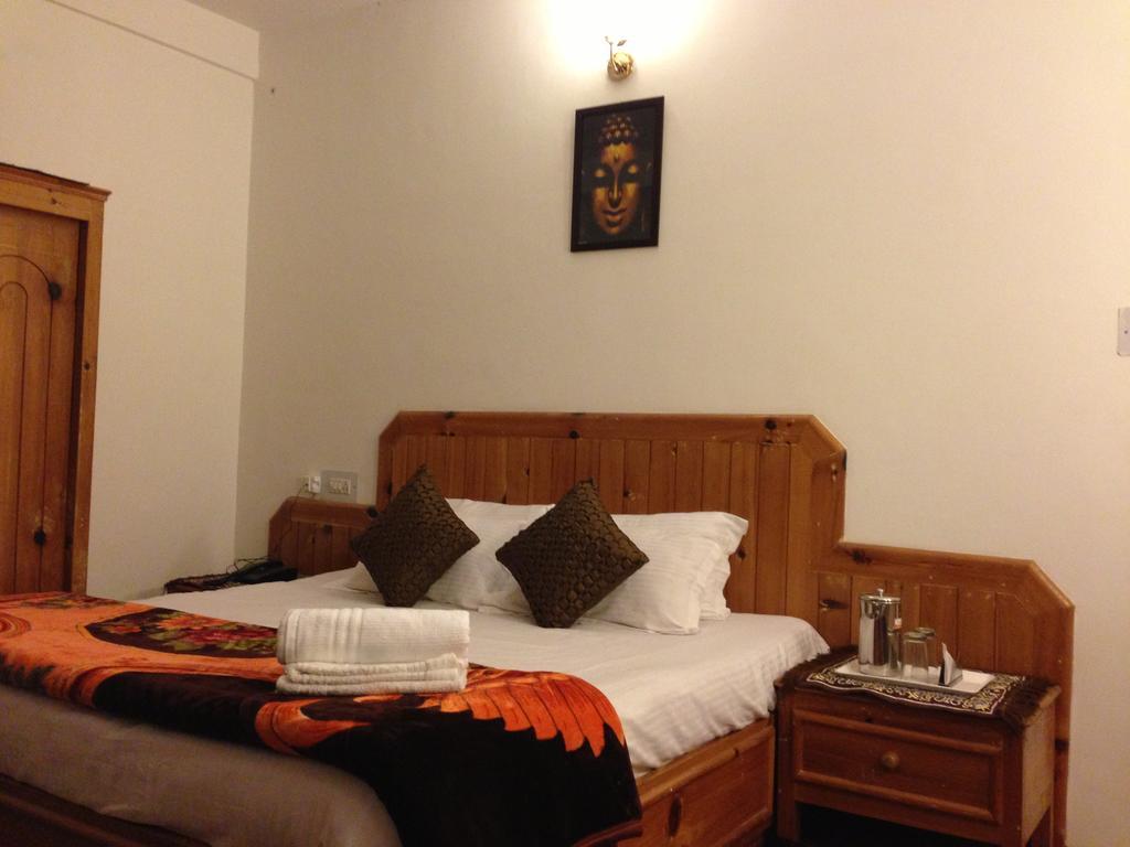 Akash Hills Hotel Manāli Esterno foto