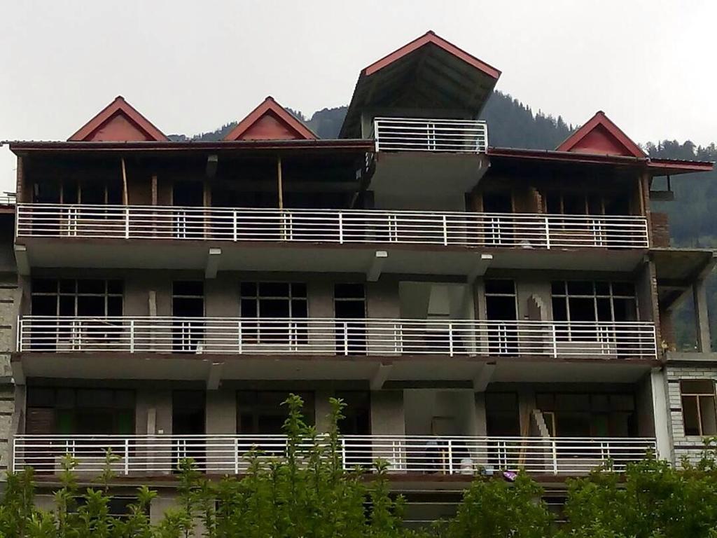 Akash Hills Hotel Manāli Esterno foto