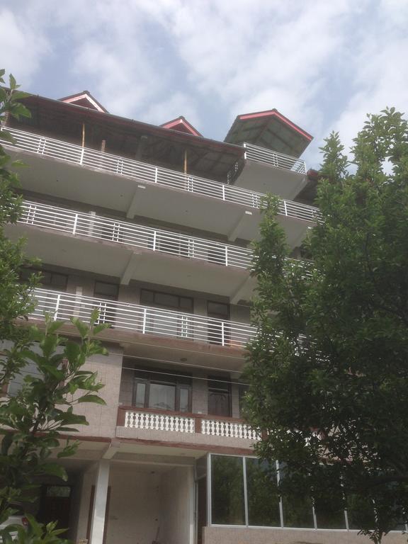 Akash Hills Hotel Manāli Esterno foto